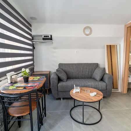 Apartment Best4u Beachside For 2 Pax *